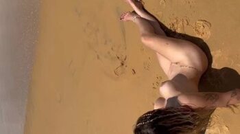 Vídeos do Caminhoneira dessa Naked nua na praia