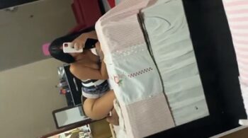 Vídeos de Ninfa Japa (Amanda Utsumi) na cama de quatro