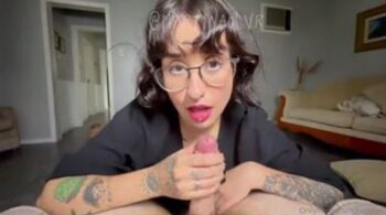 Vídeos de Martina fazendo sexo oral a três