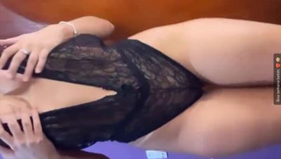 Vídeo de Danielly Vidal marcando a buceta e as lingeries