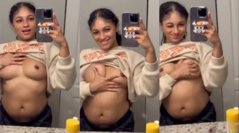 Cinco, uma novinha de Peitão, peladona, se dando prazer em um pornô bem safado