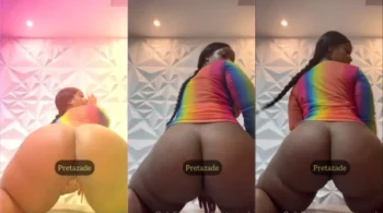 Vídeo caseiro de uma gata rebolando o bundão na webcam