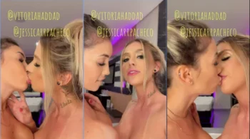 Jessica Pacheco, loira cheia de charme, trocando beijos com uma amiga bem safada