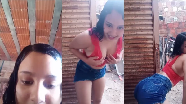 Menininha de 18 anos arrasou na internet se rebolando e se mostrando pros boys em uma live