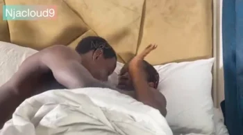 Casal loucamente apaixonado e cheio de desejo