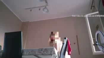 Tia safada dando um show em casa, toda linda e desinibida
