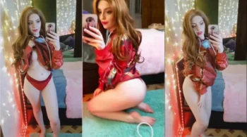 Clipe da Little Wiked toda linda se exibindo pra镜o