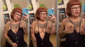 Dona Supimpa, toda cheia de tattoos, explorando esses peitinhos menores
