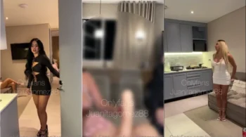 Juanita Gomez se mostrando com a amiga linda