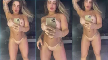 Kelly Valim, toda peituda, se joga em um vídeo pra lá de exótico!