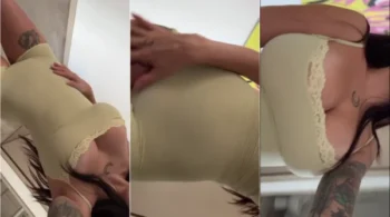 Sara Calixto, cheia de tatuagens e com um corpão de dar água na boca, tá mostrando tudo que tem de bonito!