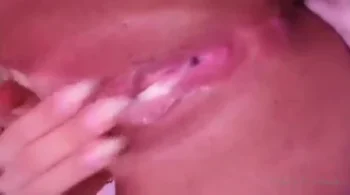 Azukat ama usar um vibrador na xoxota!