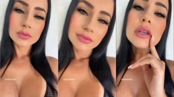 Carol Machado arrasando no vídeo, toda silicone e super gata!