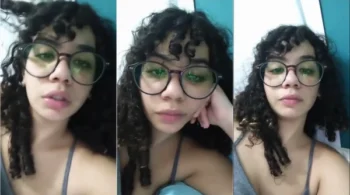 Delícia safadinha se mostrando pra câmera