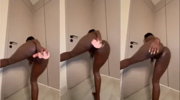 Dottie, uma delícia, está no vídeo se dando prazer