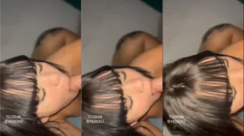 Piranha dando uma chupada no pau de borracha