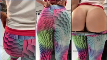 A Fada Branca tirou a calça e a calcinha pra mostrar a bunda