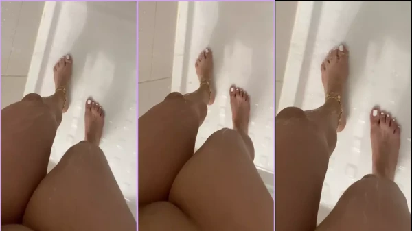 Juliana Mova revelando seu banho delicioso