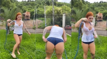 Neste vídeo, a Dj Ludi se refresca com um banho de mangueira super divertido