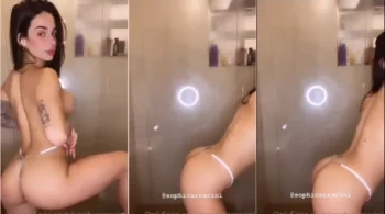 Sophi Carracini, a gostosona do OnlyFans, com aquele silicone irresistível