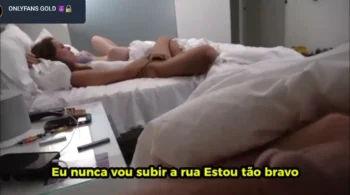 Vídeo Legendado de Putaria com o pai transando com as filhas