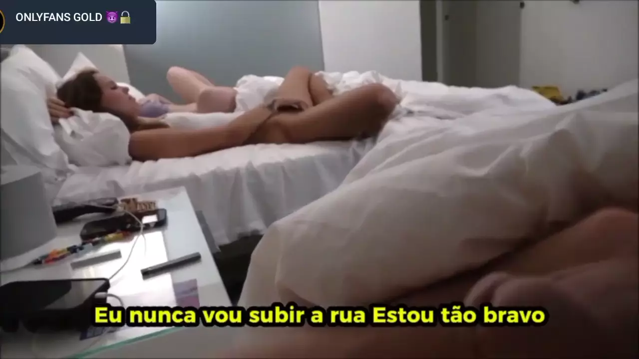 Vídeo Legendado de Putaria com o pai transando com as filhas